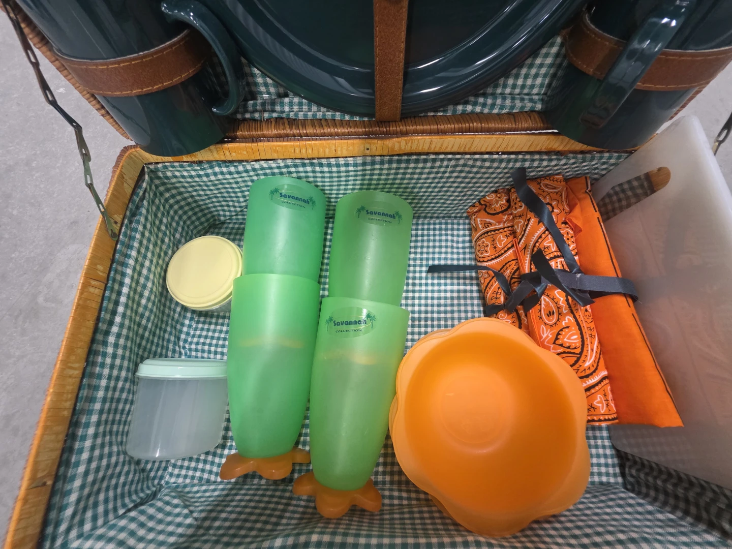 Wicker Picnic Basket Set with Green Mugs and Plates - photo 3