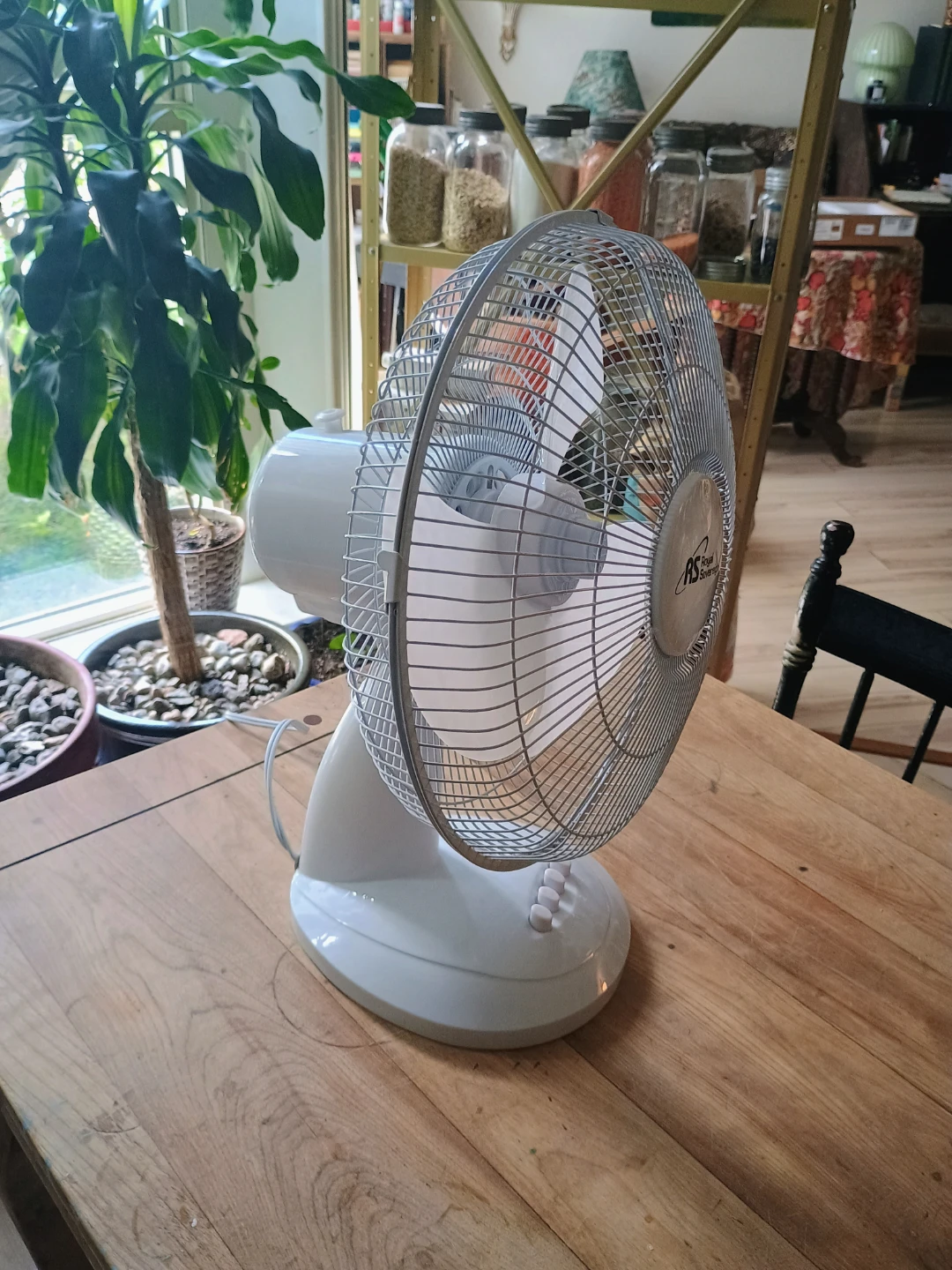 12 inch oscillating desk fan - photo 2