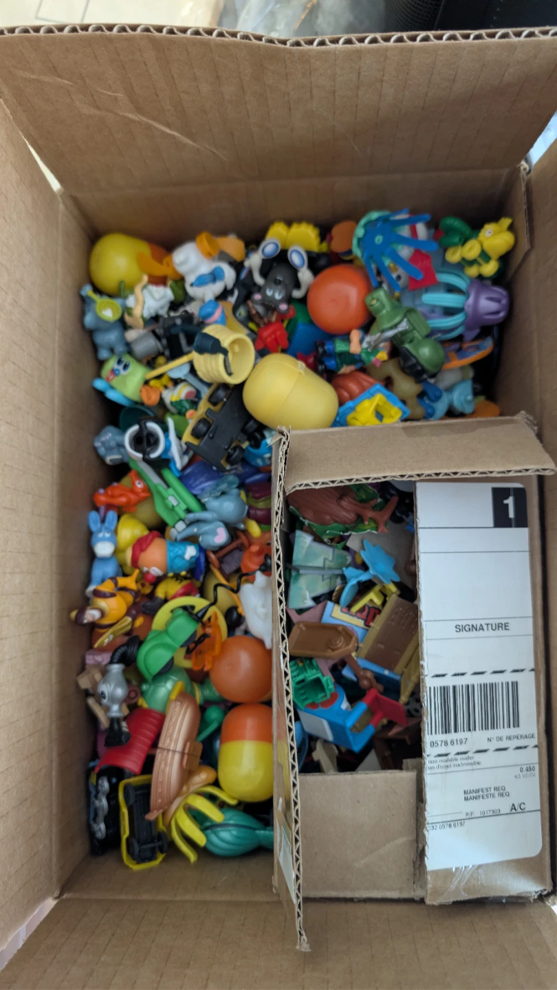 Assortment of free items - photo 2