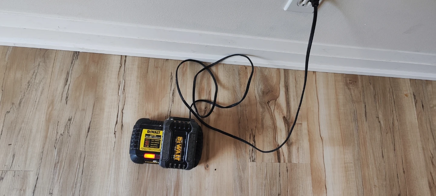 DEWALT Battery + Charger - photo 5