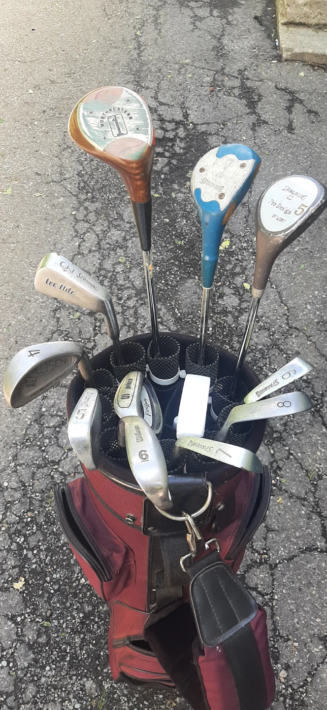 Complete Set Of Men's Right Handed Golf Clubs With Bag & Cover