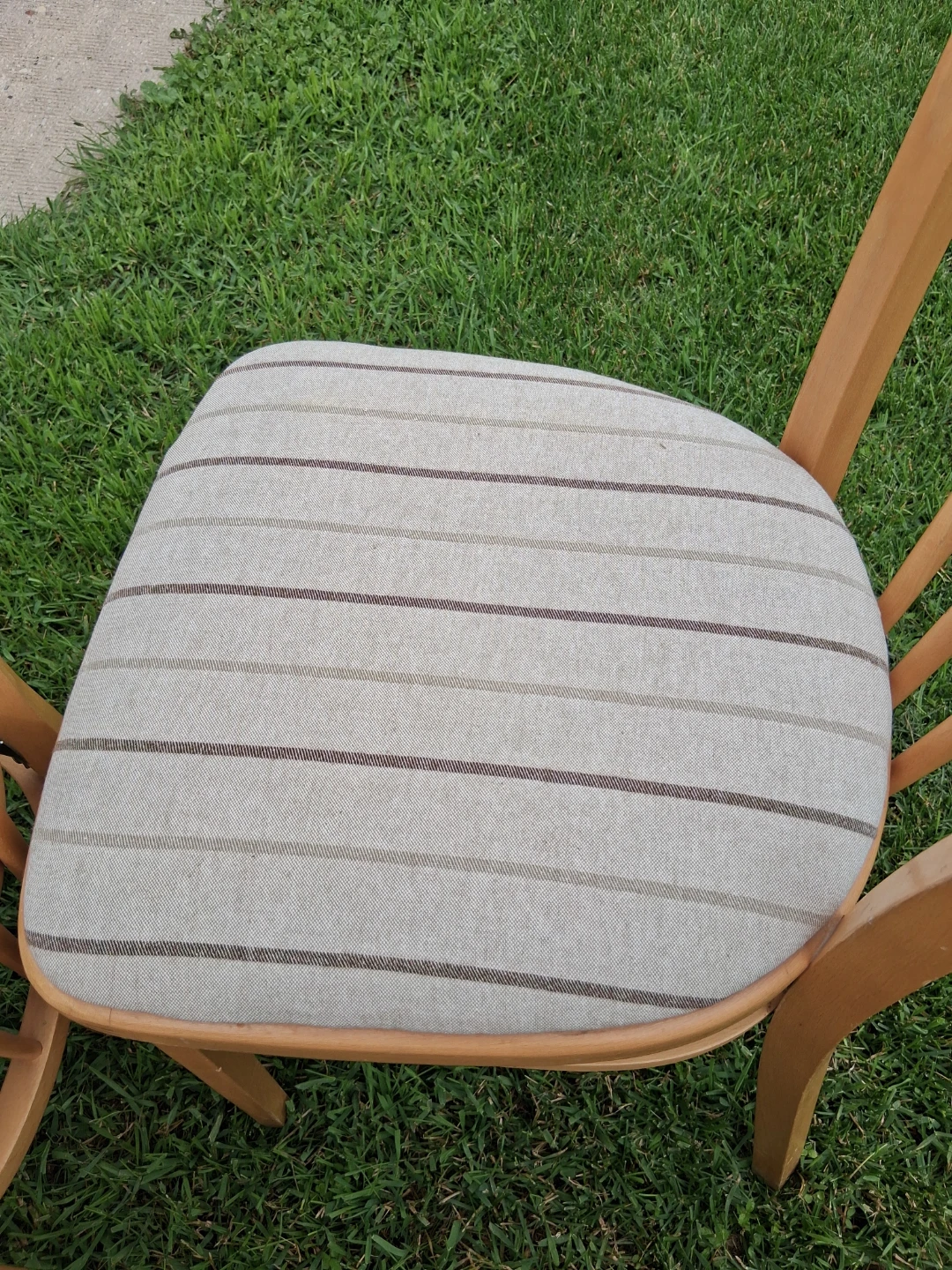 Set of 4 Wooden Chairs with Striped Upholstery - photo 5