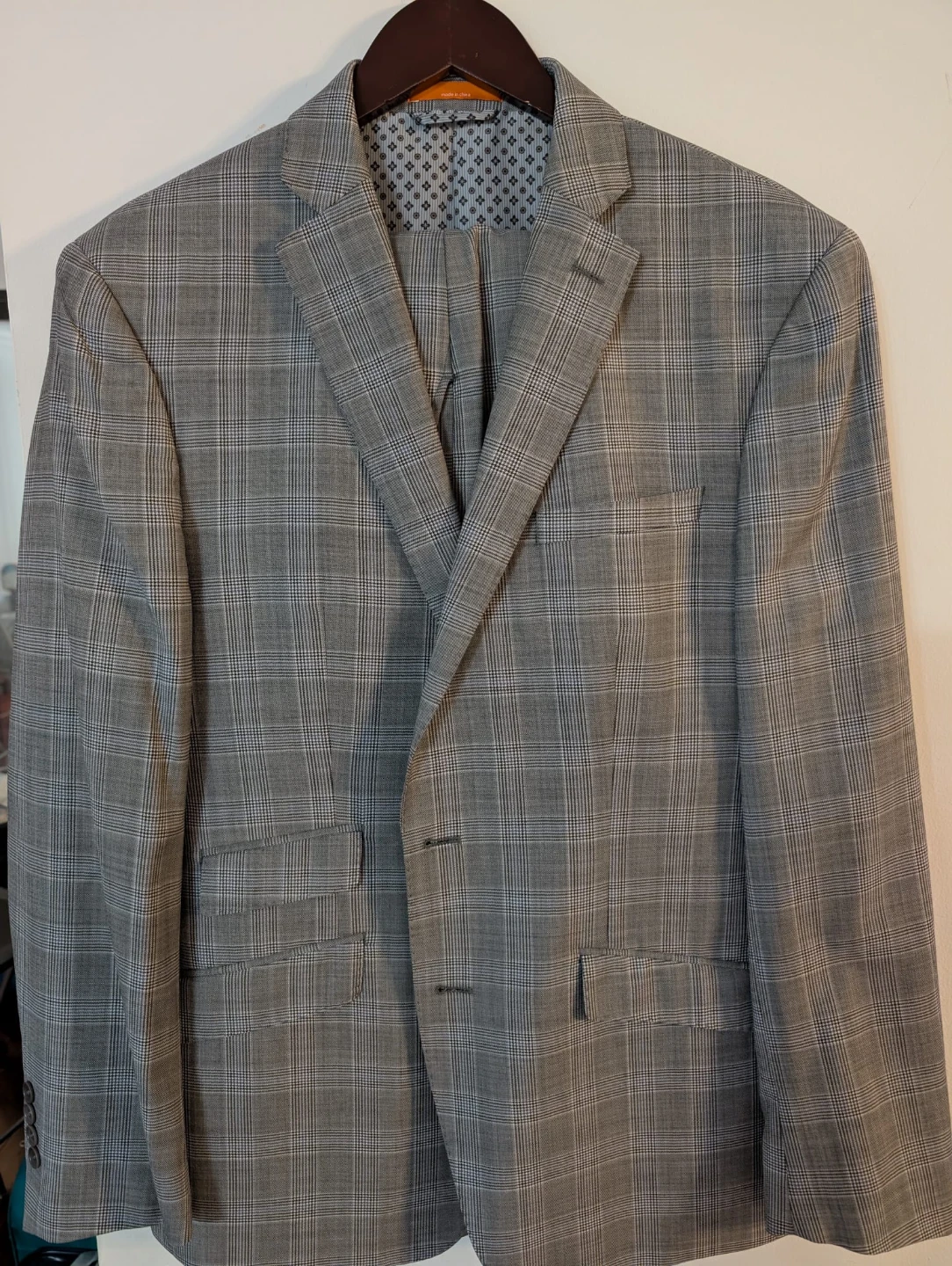 TALLIA Men's Grey Plaid Suit 44R