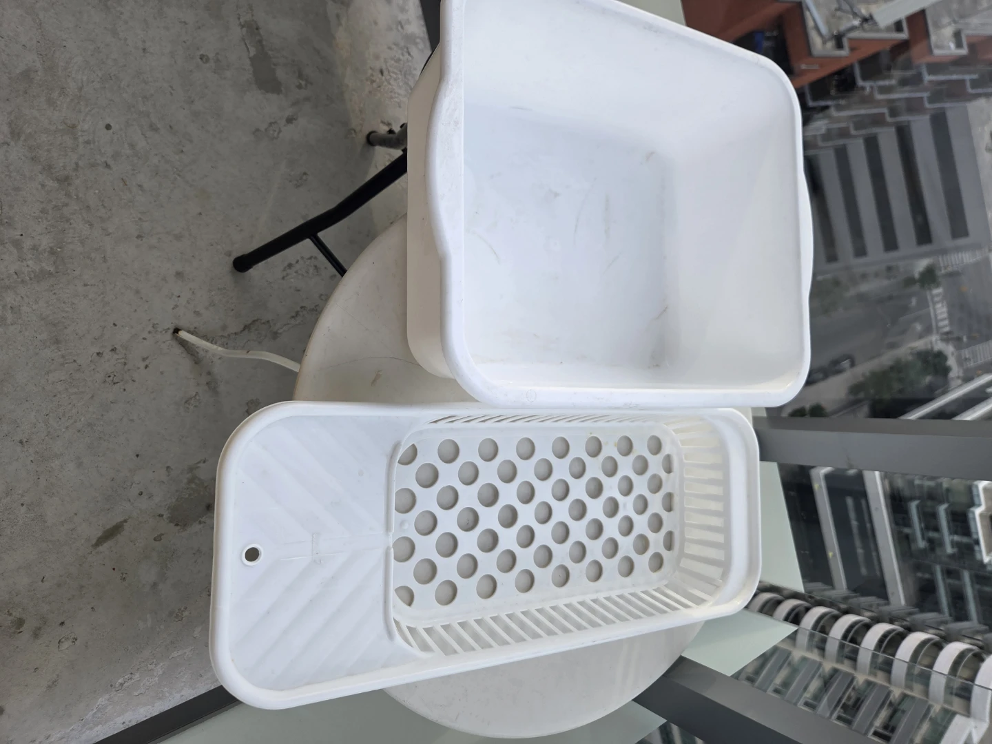 White Plastic Dish Drainer Set