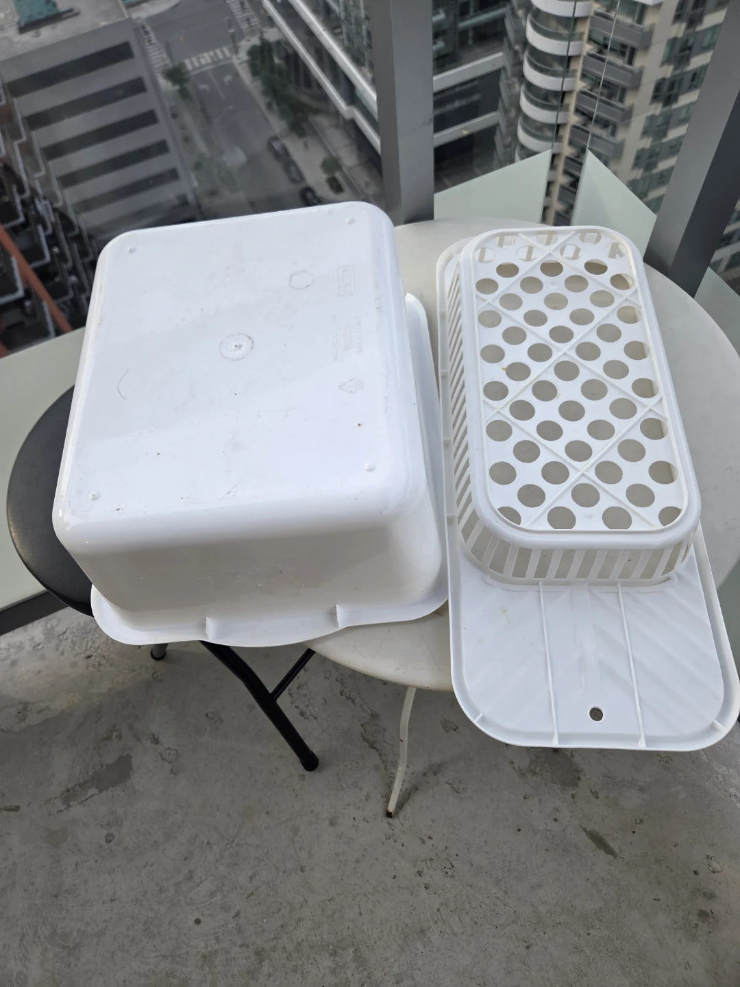 White Plastic Dish Drainer Set - photo 5