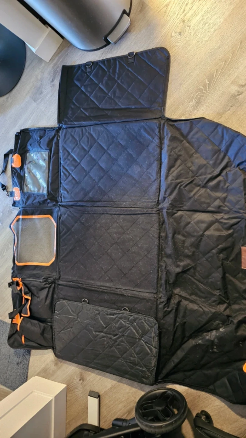 Hard-Bottom Pet Carrier & Mattress – Great Condition!