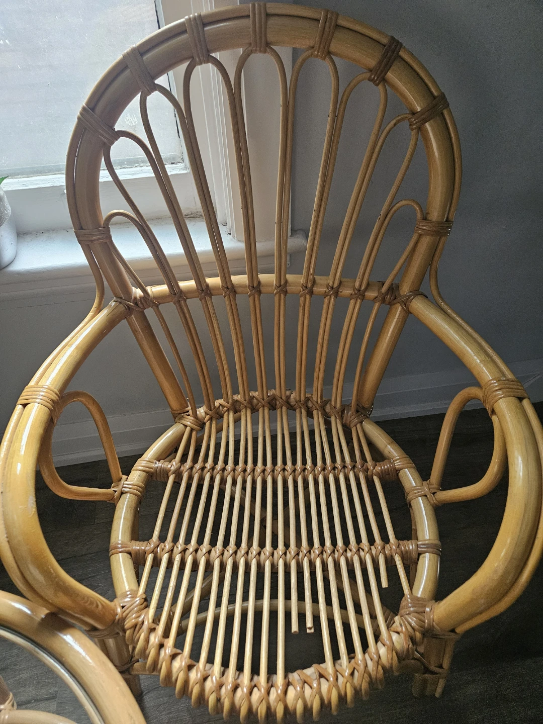 Rattan Accent Chair and table - photo 4