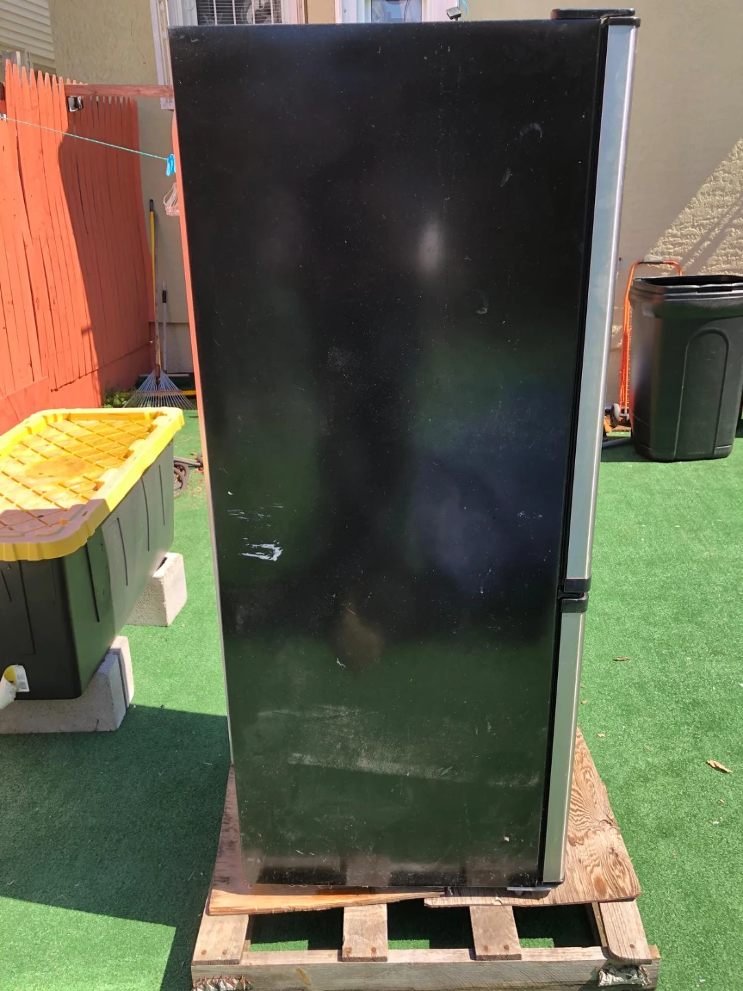 Avanti Refrigerator - photo 4