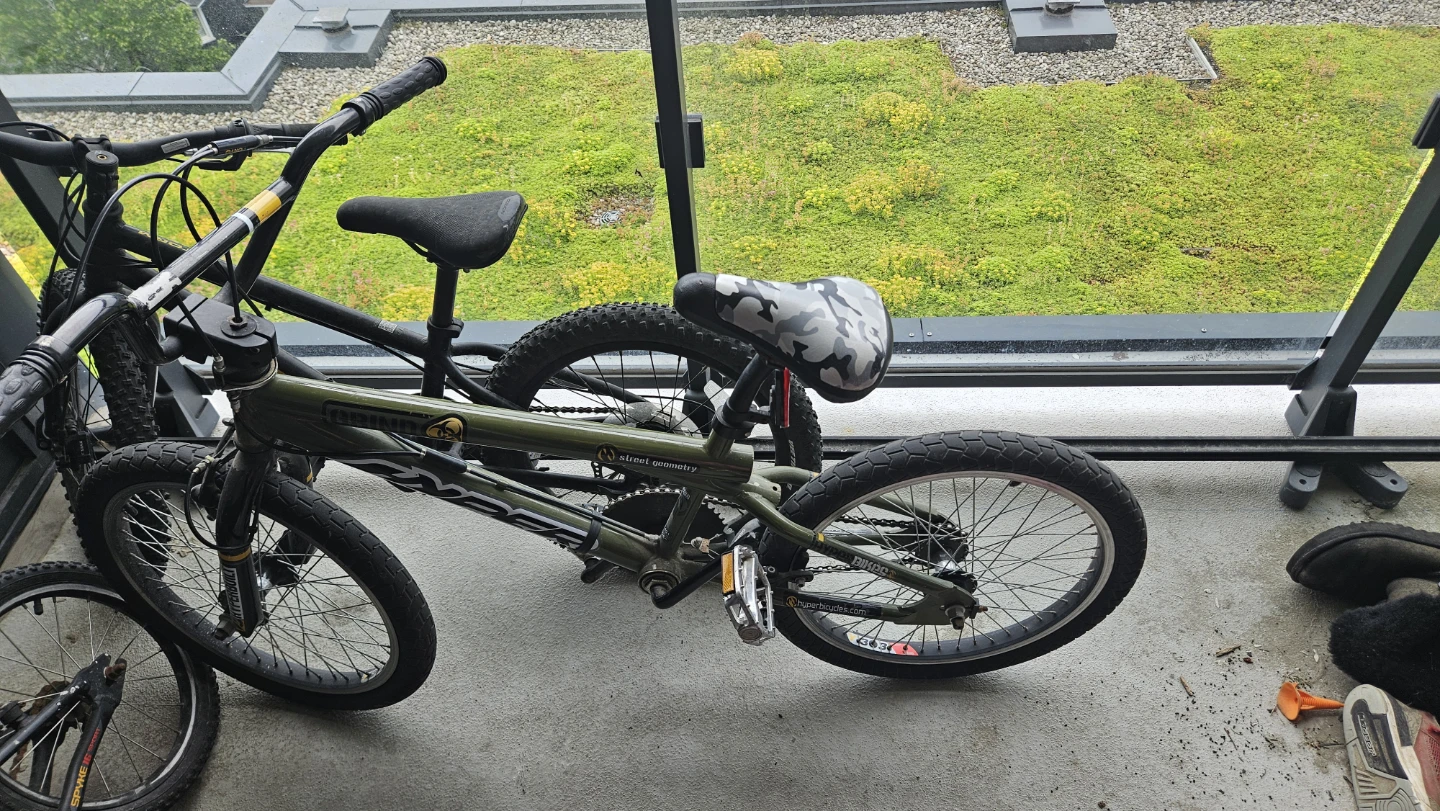 BMX BIKE