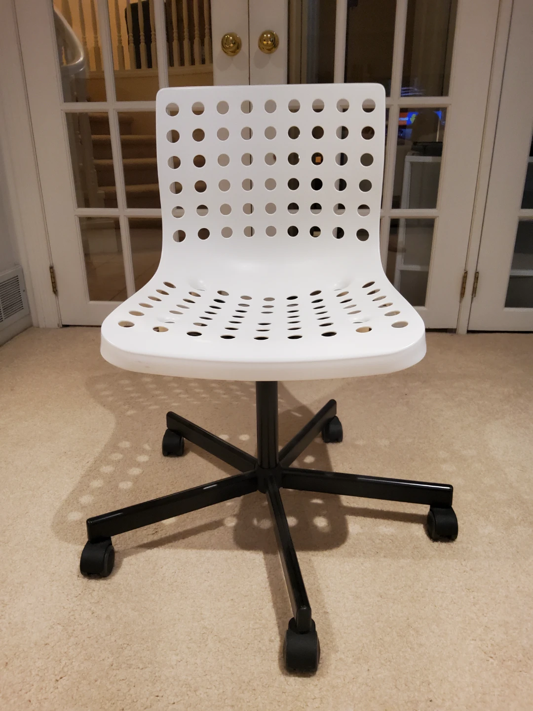 White IKEA Skalberg/ Sporren Swivel Chair