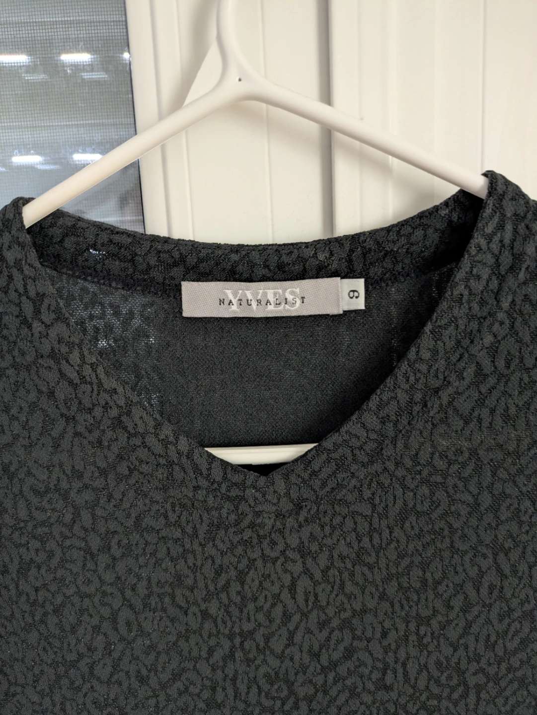 YVES NATURALIST Black Textured Sleeveless Top - Size 6 - photo 2