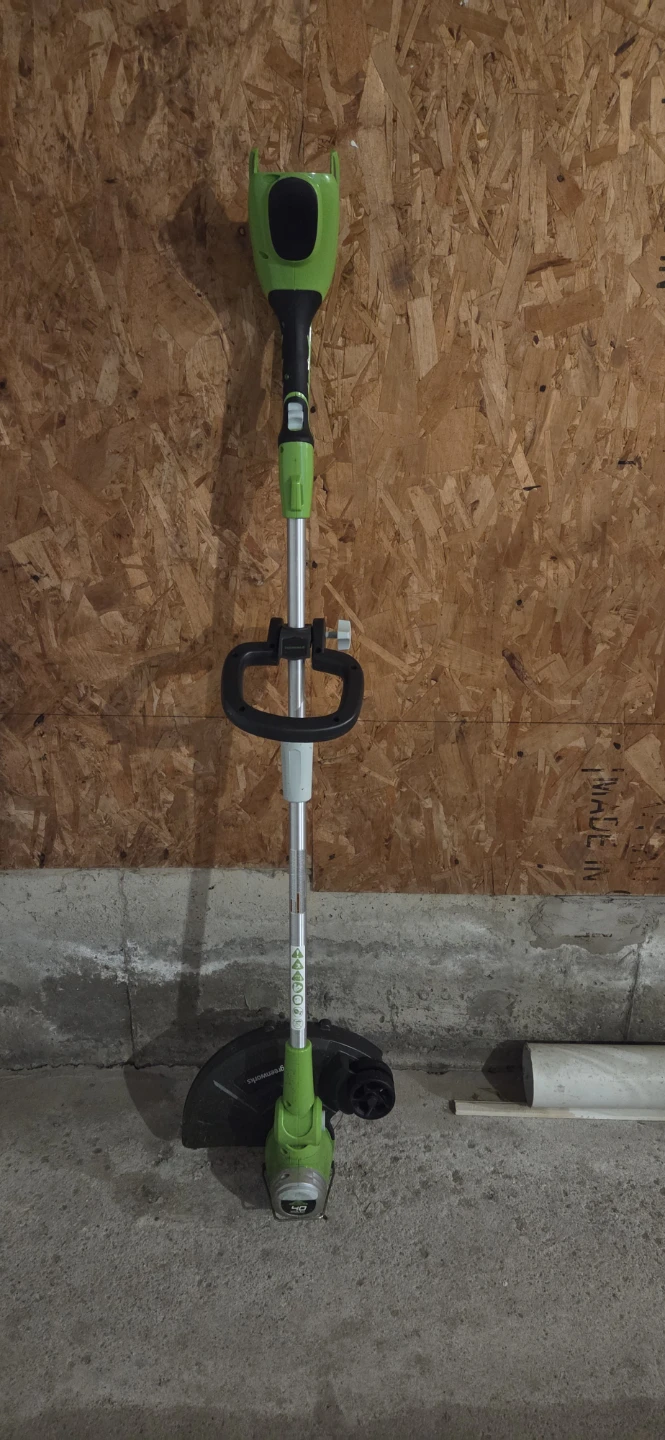 Greenworks 40V Lithium-Ion String Trimmer 13"