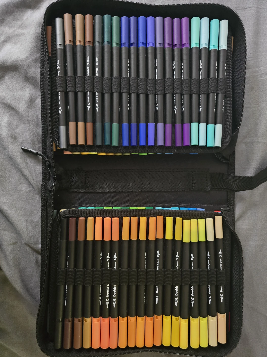 Set of 120 Dual-Tip Art Markers with Black Case