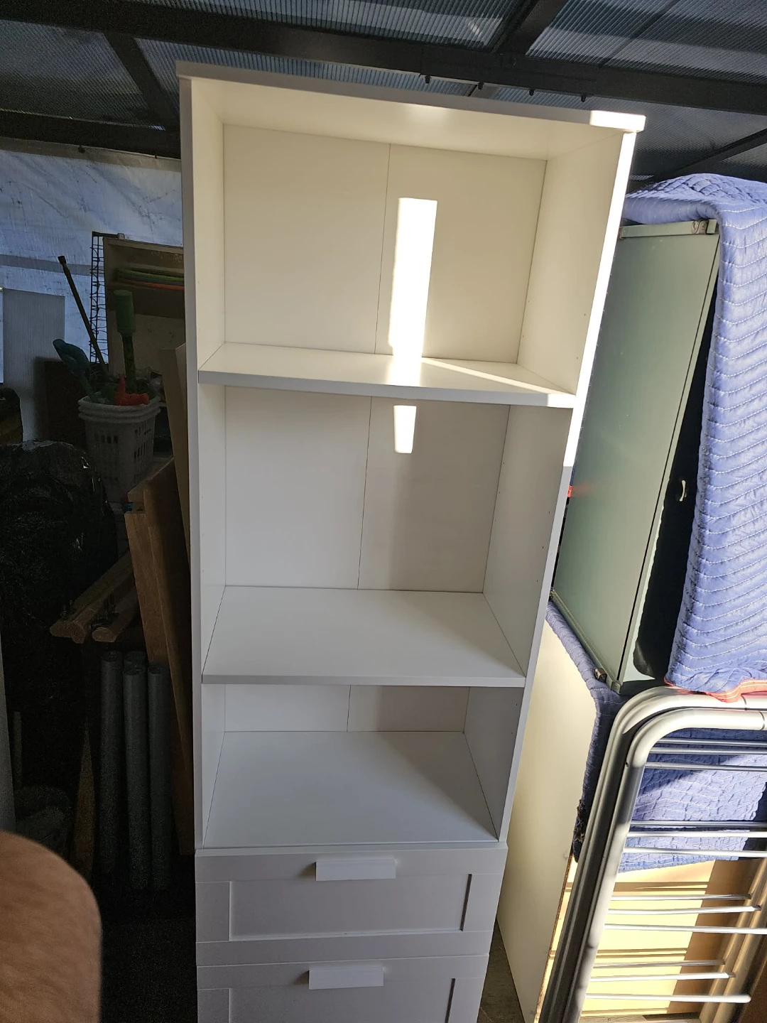 White shelf with drawers - photo 2