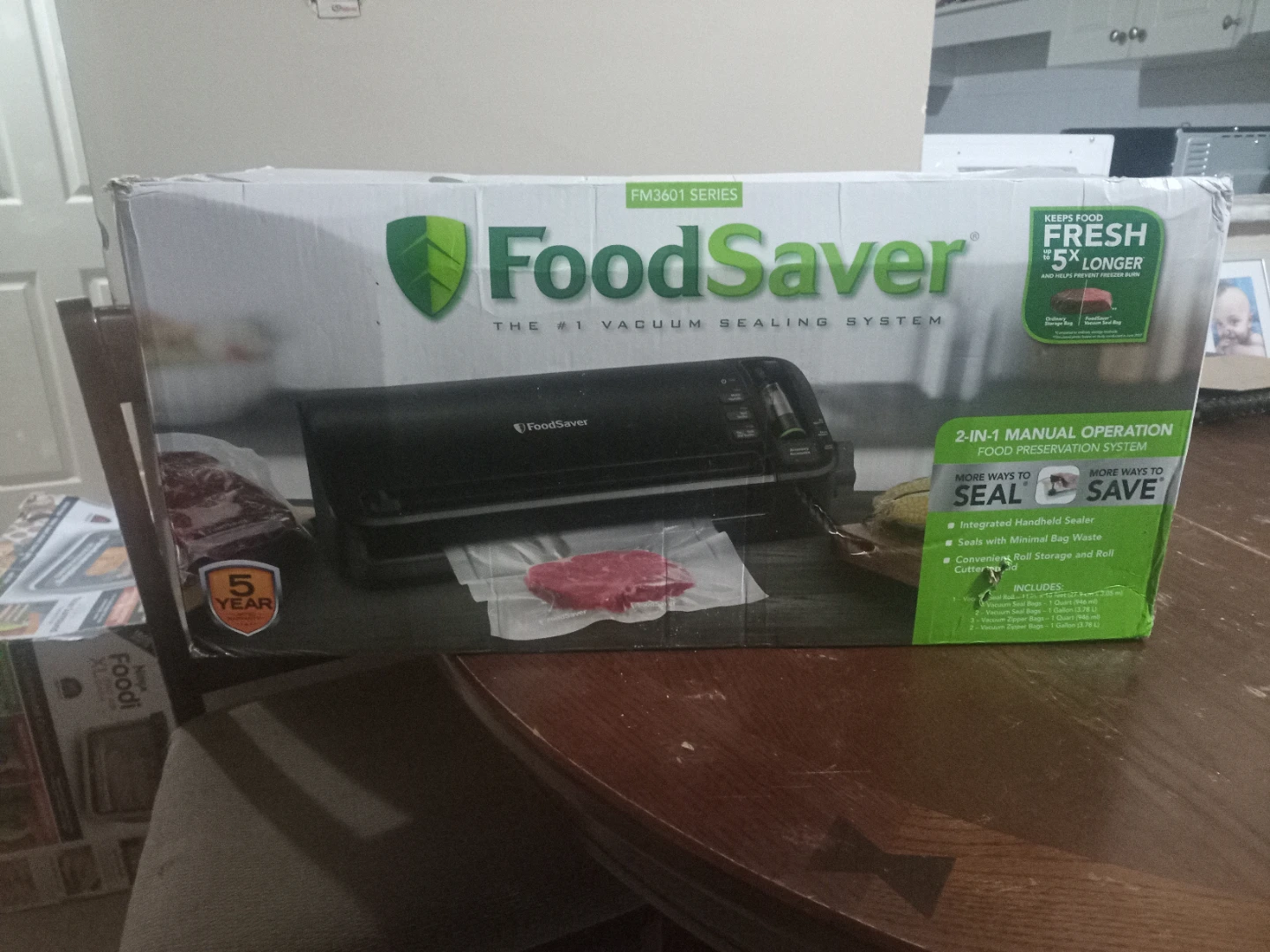 FoodSaver FM3601 Vacuum Sealing System