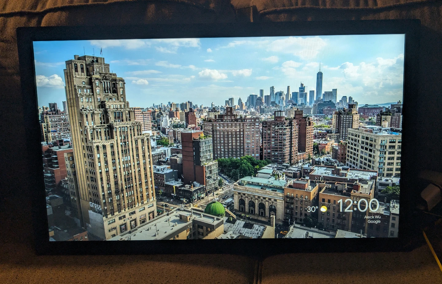 32" Capacitive Touchscreen Monitor