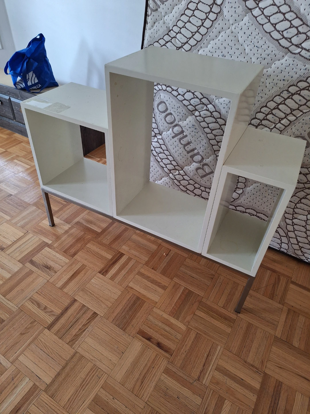 White Modern Bookshelf / Display Unit - photo 2