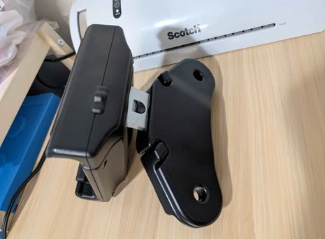 Mount for Tablet/phone - Toyota Car Seat Headrest