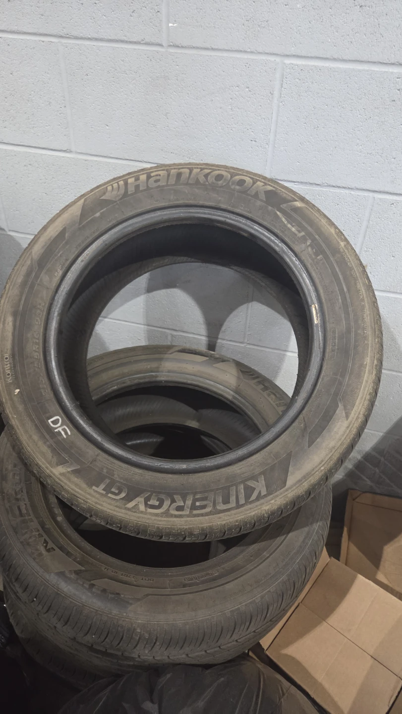 4 summer Hankook Kinergy GT Tire 60% tread
