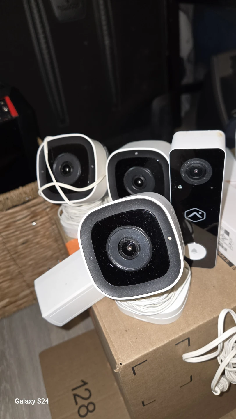 Alarm.com Security Cameras and Hub - photo 3