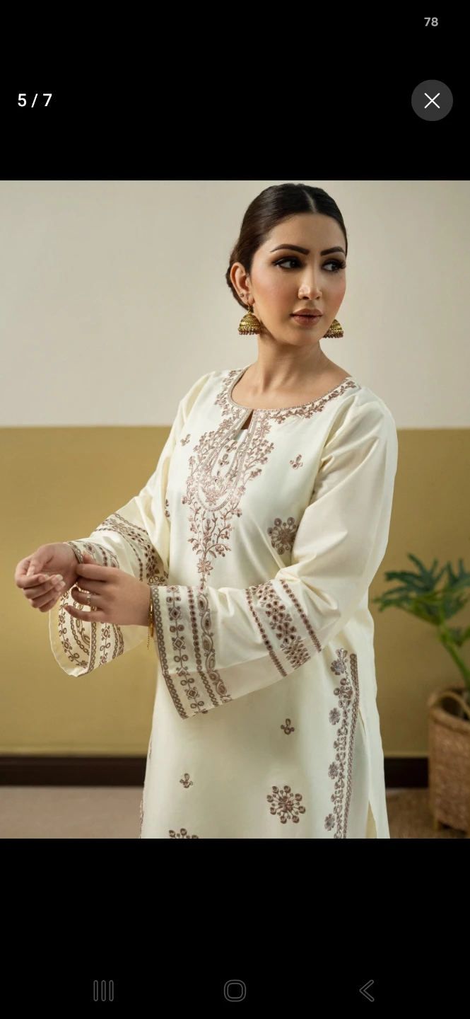 Cream Embroidered Kurta and Pants Set - photo 3