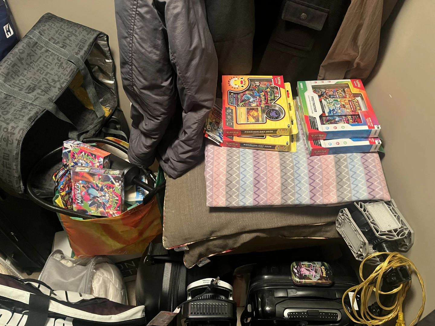 Clearance Sale - Pokémon packs and cards