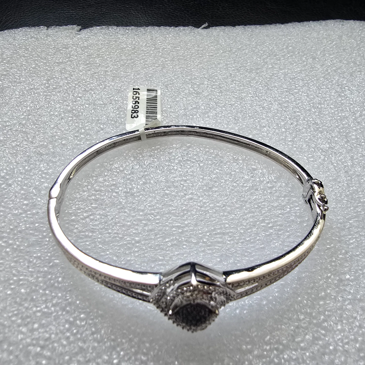 Brand new Silver plated Bracelet with small diamond stones - photo 2