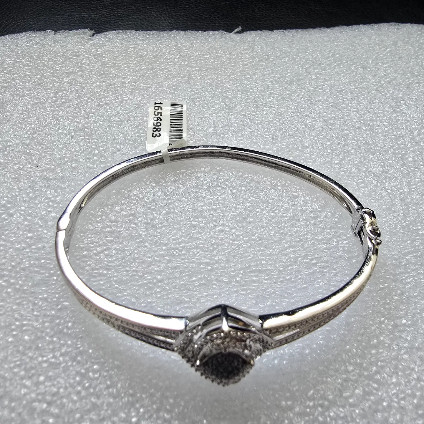 Brand new Silver plated Bracelet with small diamond stones - photo 2
