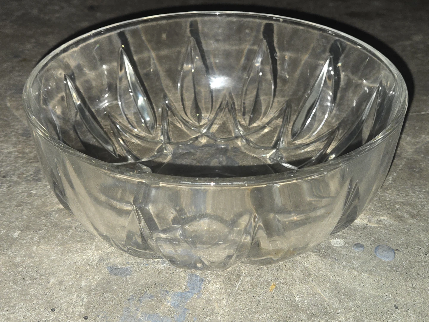 Glass serving bowl