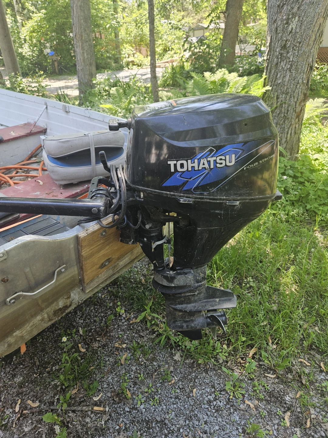 Aluminum Fishing Boat with Tohatsu 9.8HP Outboard Motor - photo 2