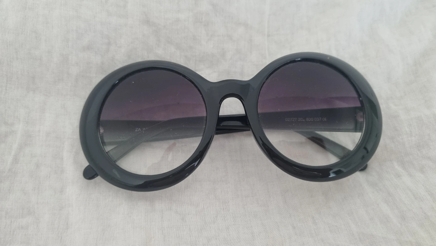 ZA Accessories Black Oversized Sunglasses