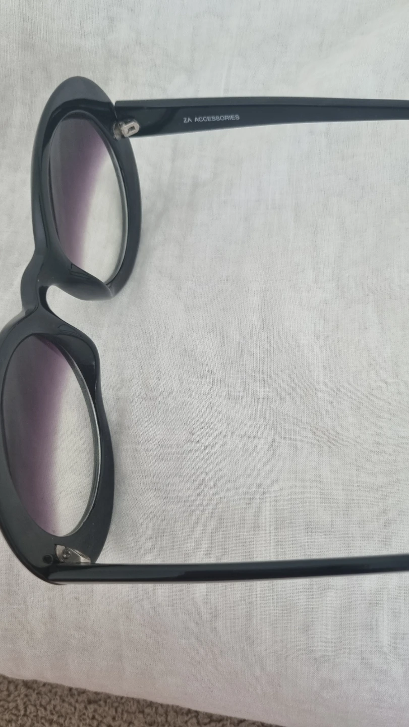ZA Accessories Black Oversized Sunglasses - photo 2