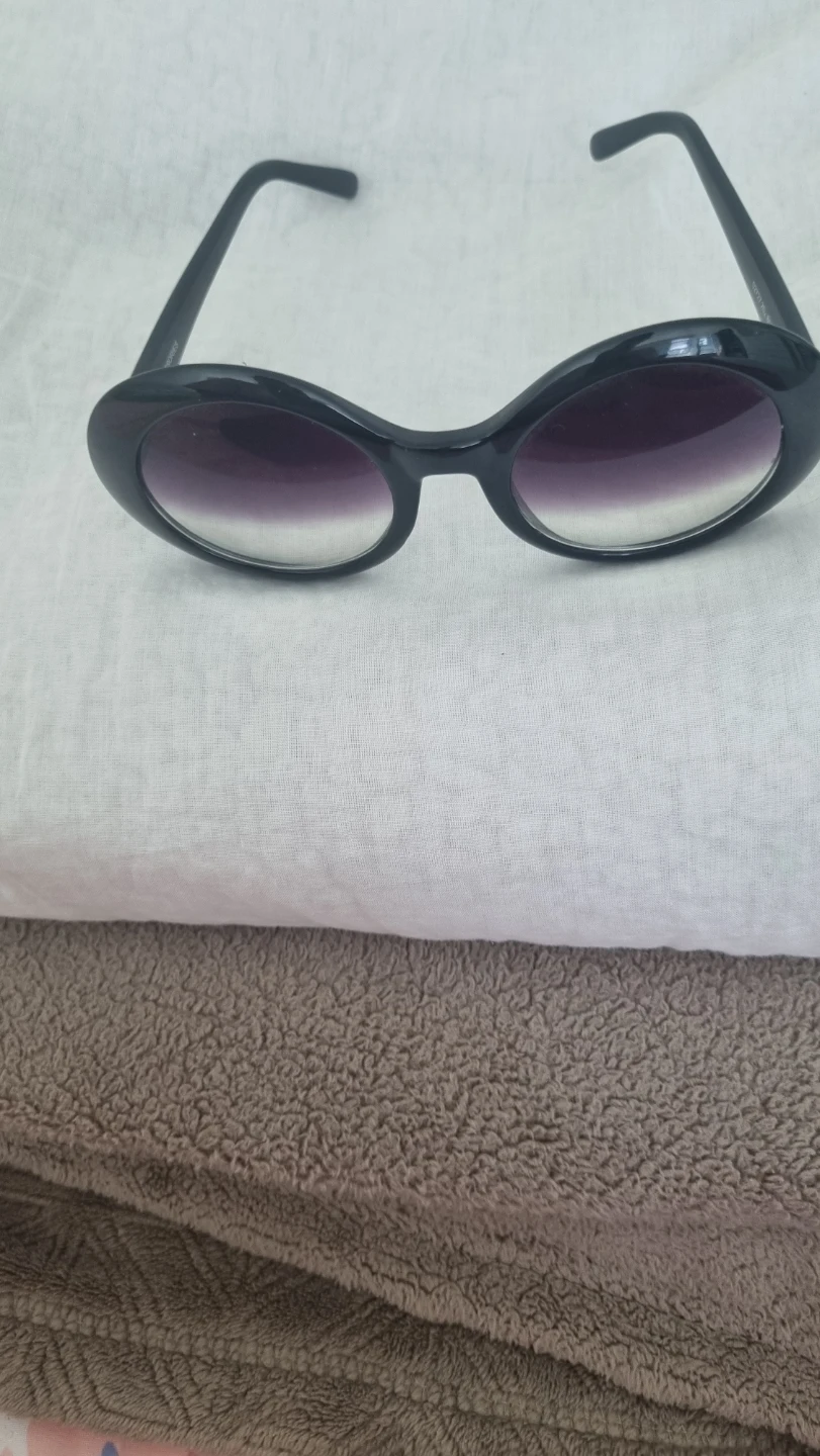 ZA Accessories Black Oversized Sunglasses - photo 3