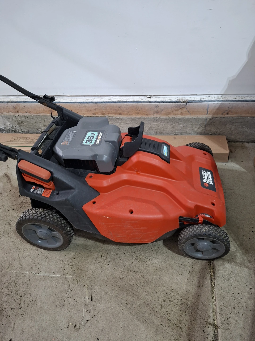 Black & Decker 36V Cordless Electric Lawn Mower - photo 3
