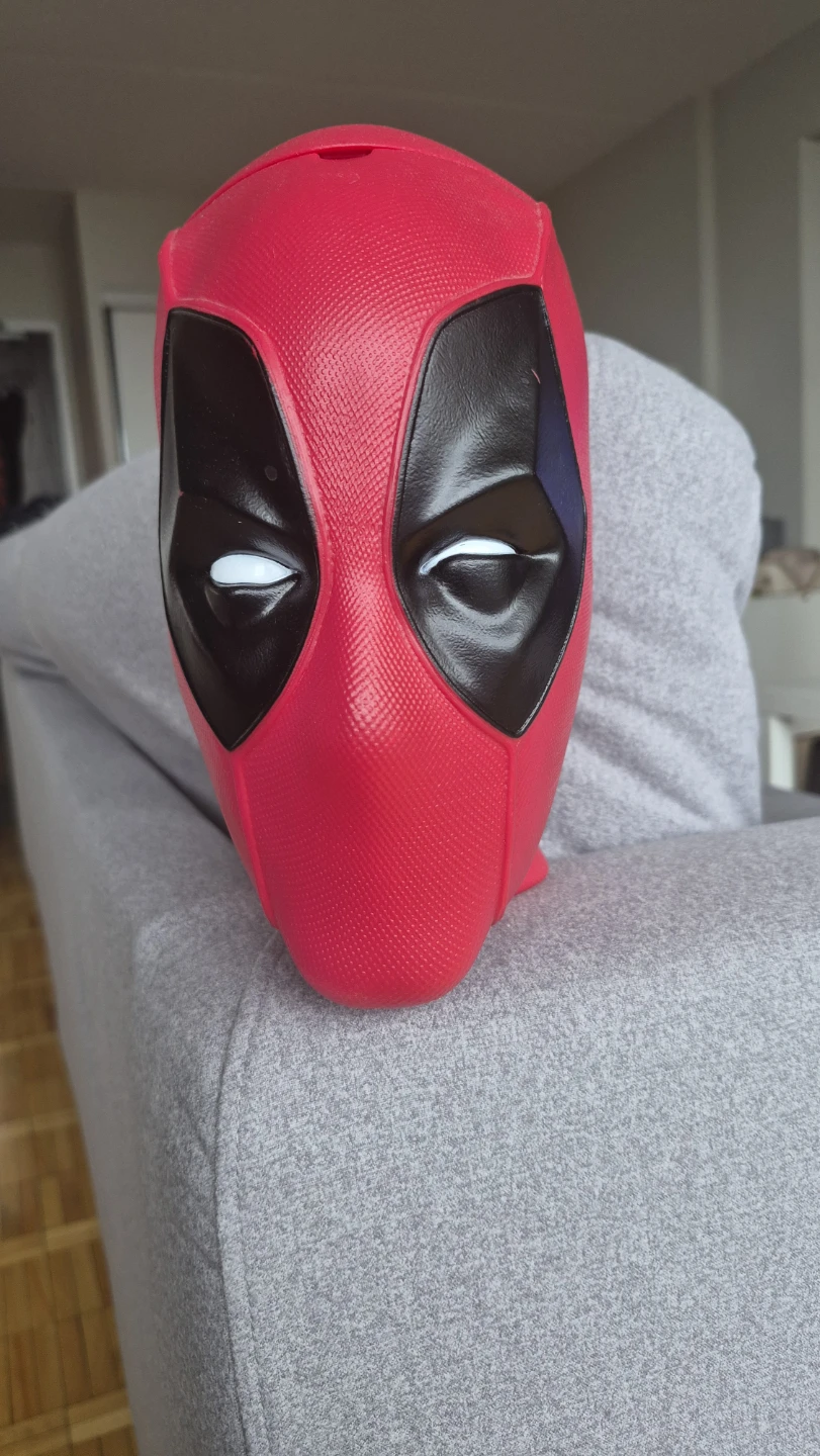 Deadpool Mask "Eat Me" Popcorn Bowl