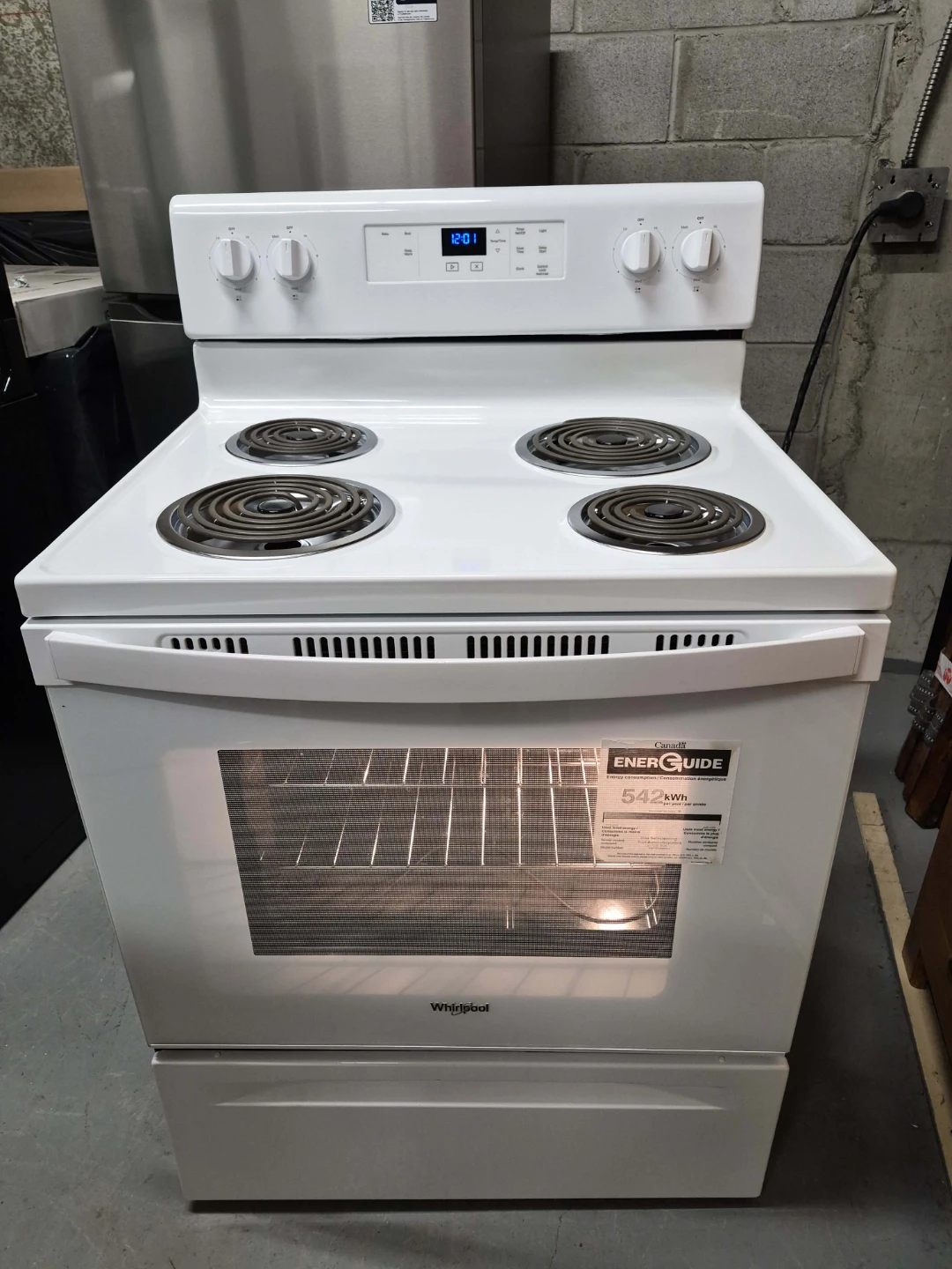 White Whirlpool Electric Coil Top Stove with Oven