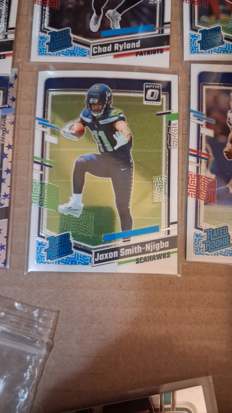 Panini NFL Football Cards - 2022 Optic Rated Rookie - photo 3