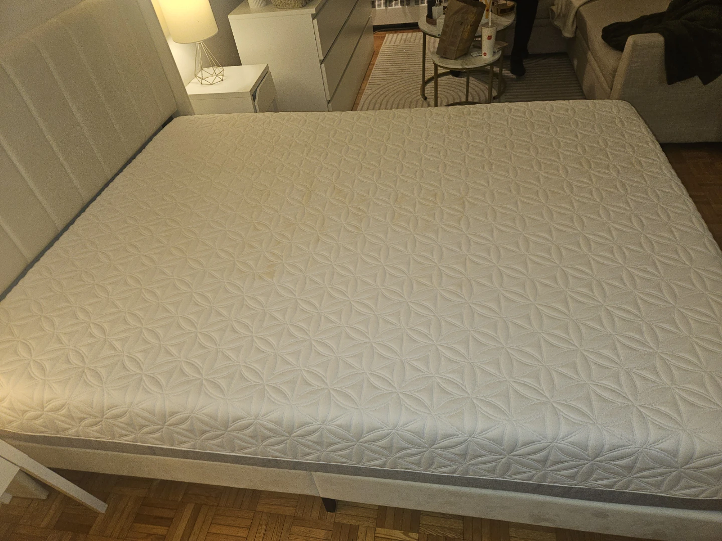 Queen size bed and mattress - photo 2