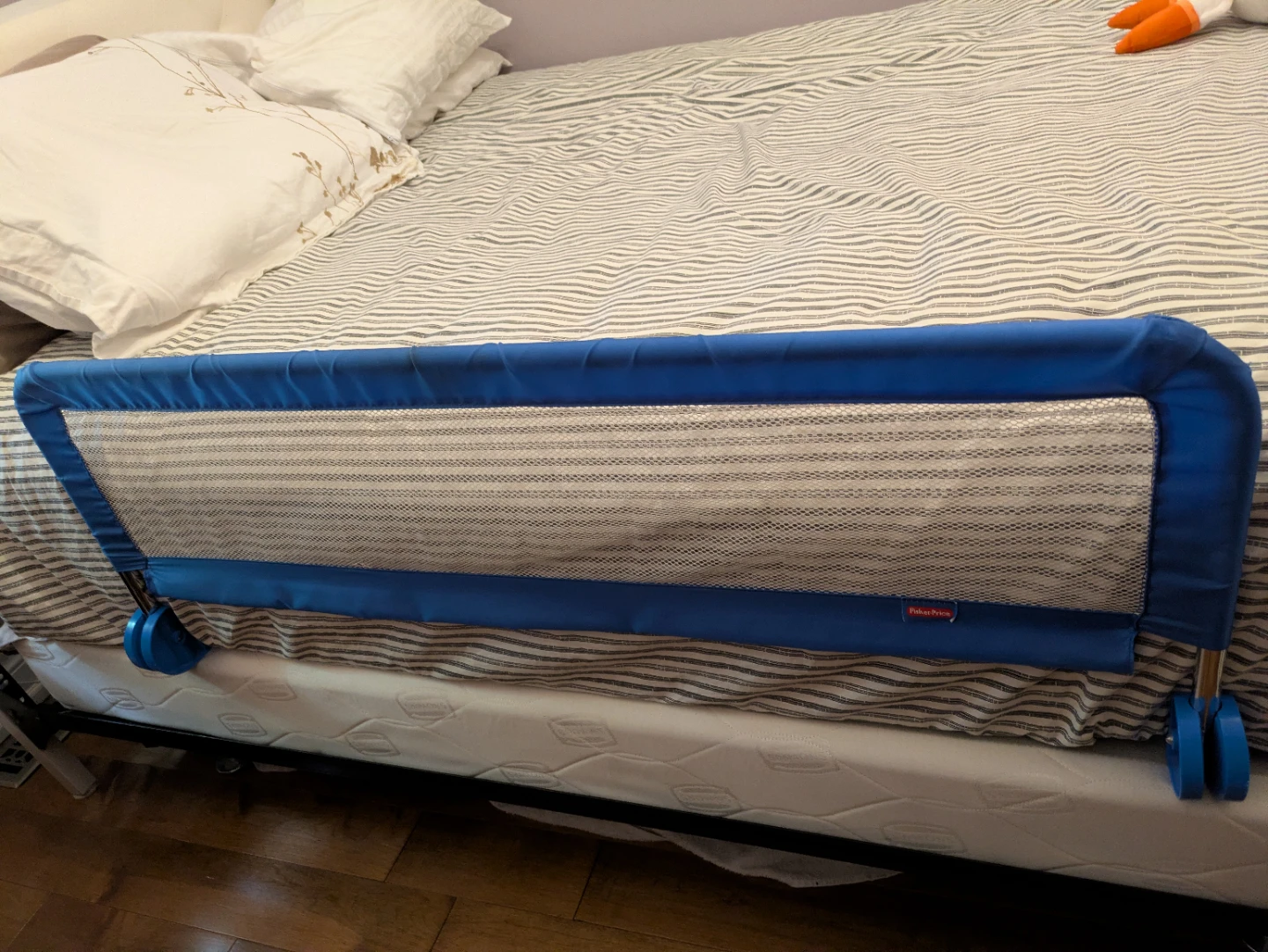 Fisher-Price Blue Bed Rail 42"x12" - photo 3