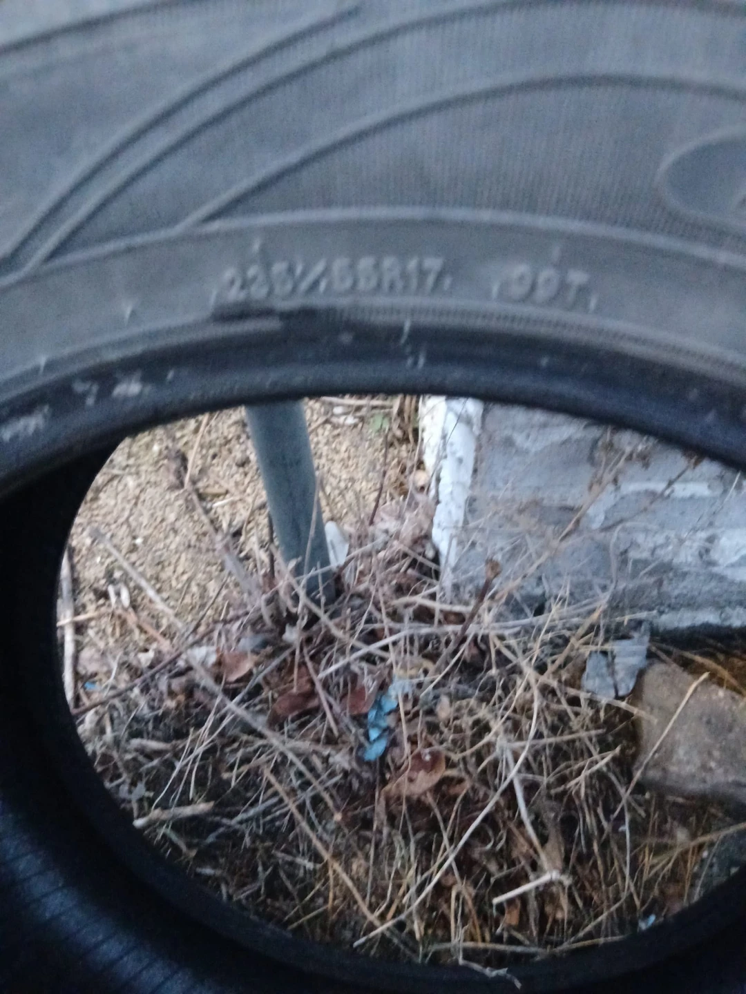 Tire 235/55R17 - photo 2