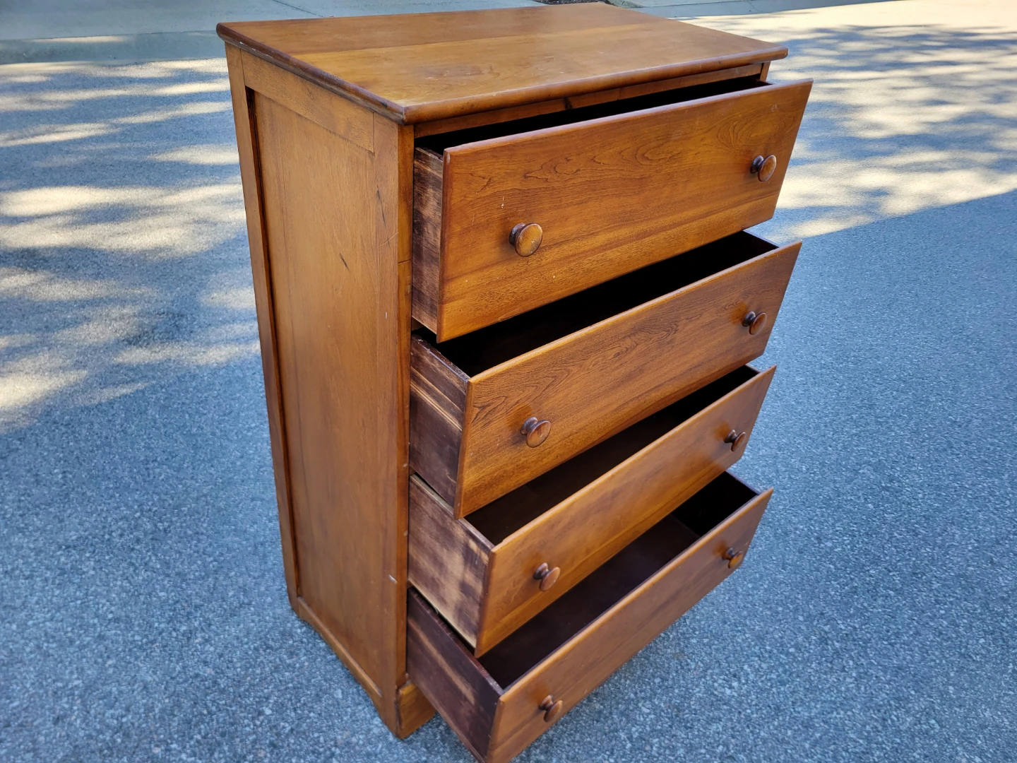 Beautiful Vintage Wooden Dresser - 4 Drawers - photo 3