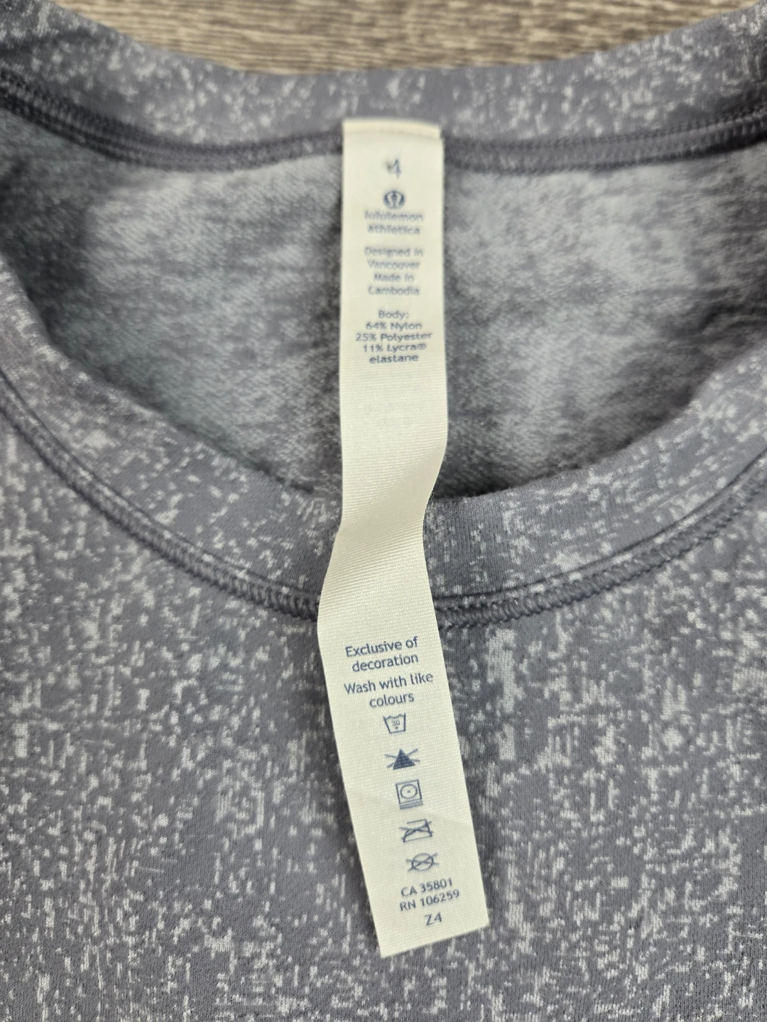 Brand new lululemon women's size 4 long sleeve - photo 4