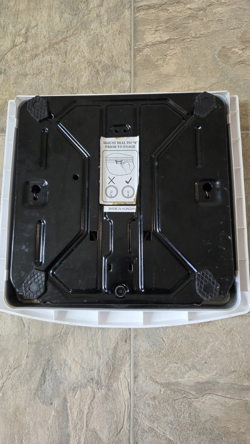 White Mechanical Bathroom Scale - photo 2