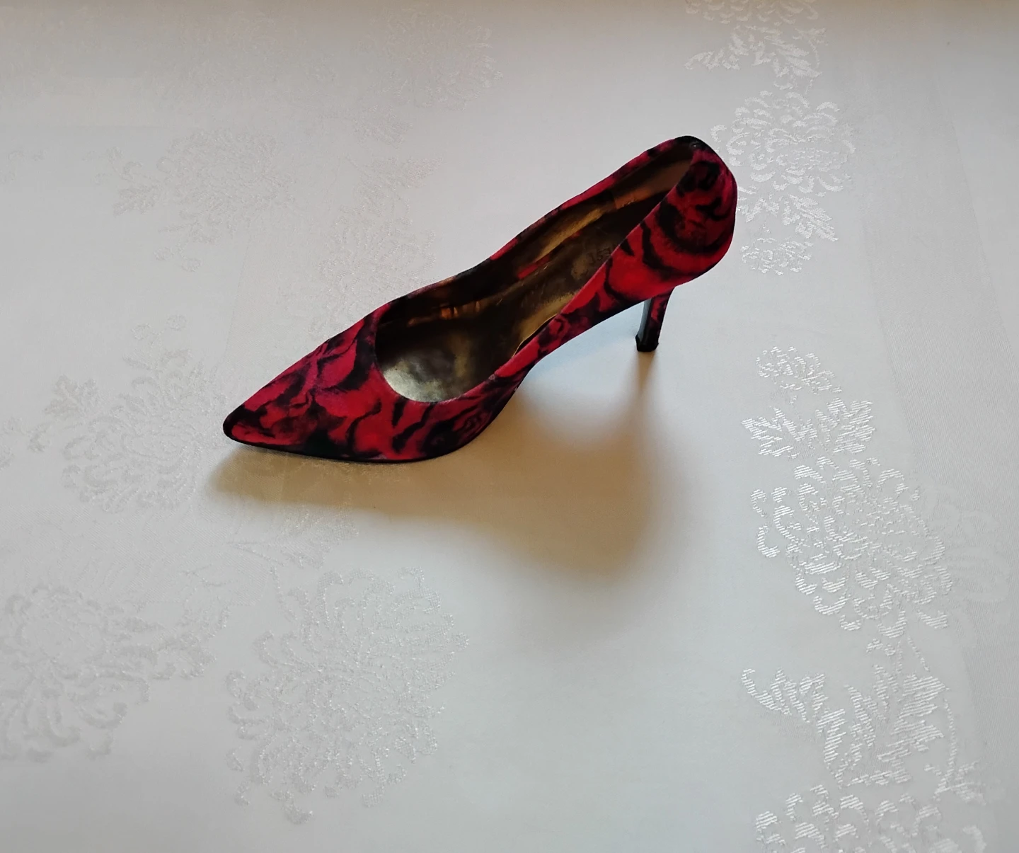 ⚽ Ladies Red Suede Heels