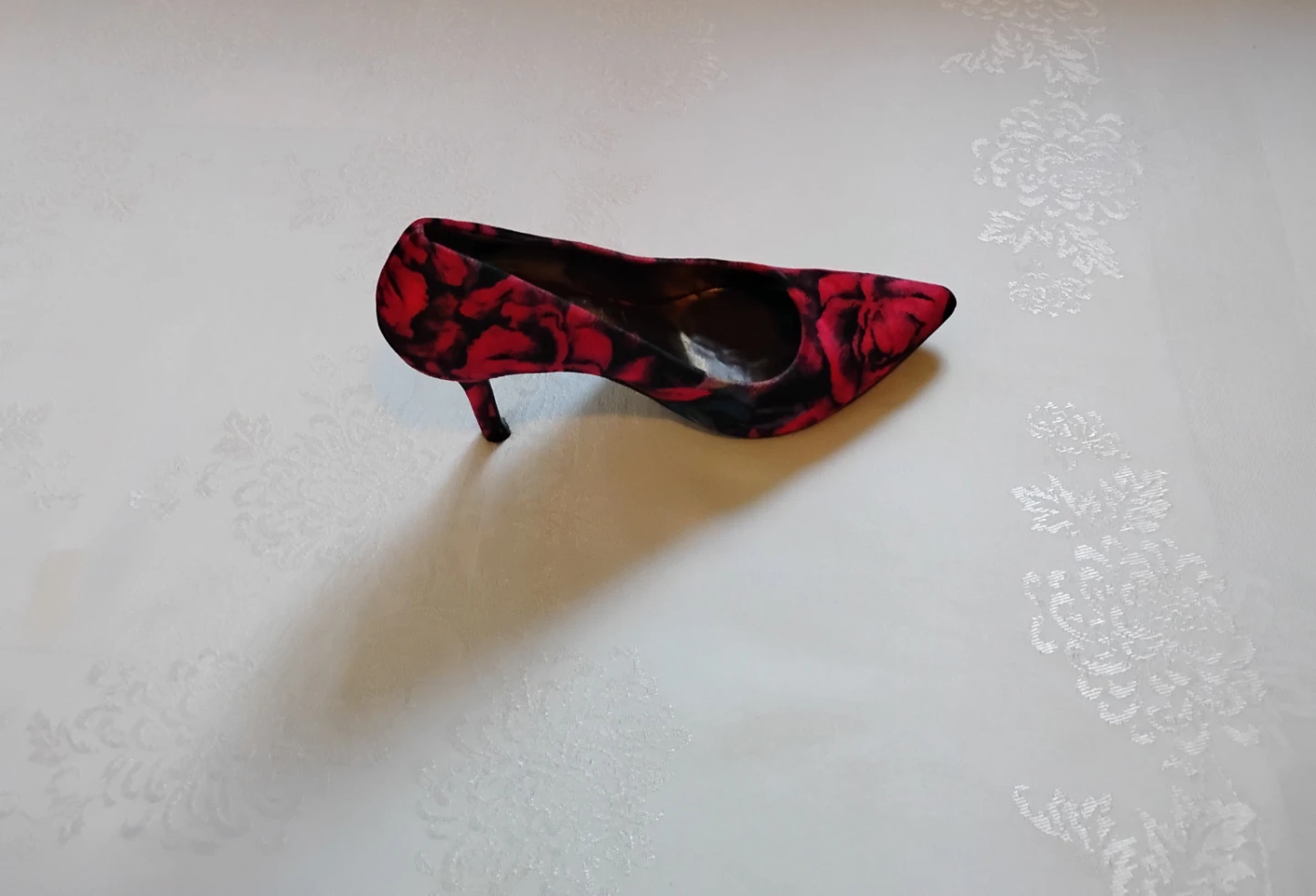 ⚽ Ladies Red Suede Heels - photo 3