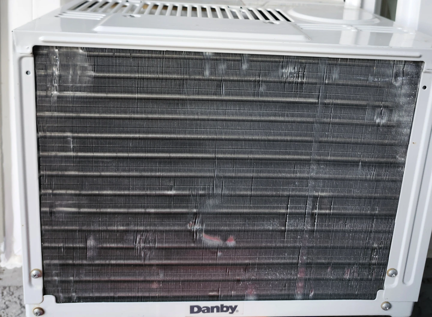 Danby 5000 BTU Window Air Conditioner - photo 2