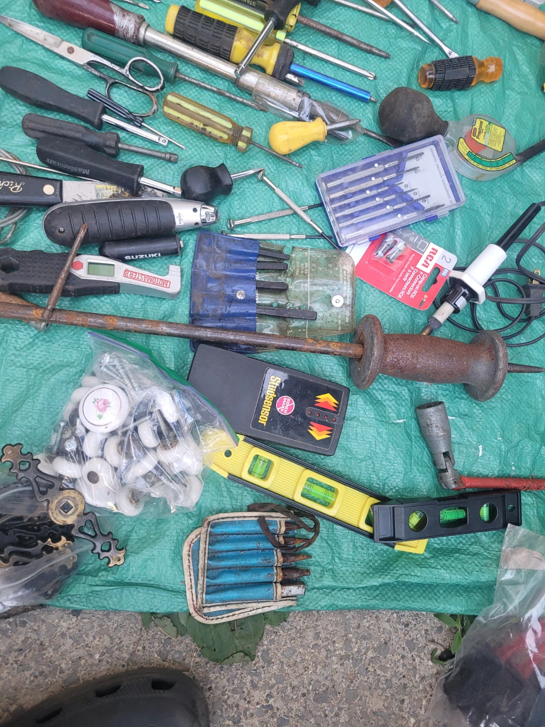 Lot 60 + screwdriver Tools and Hardware Lot - photo 4