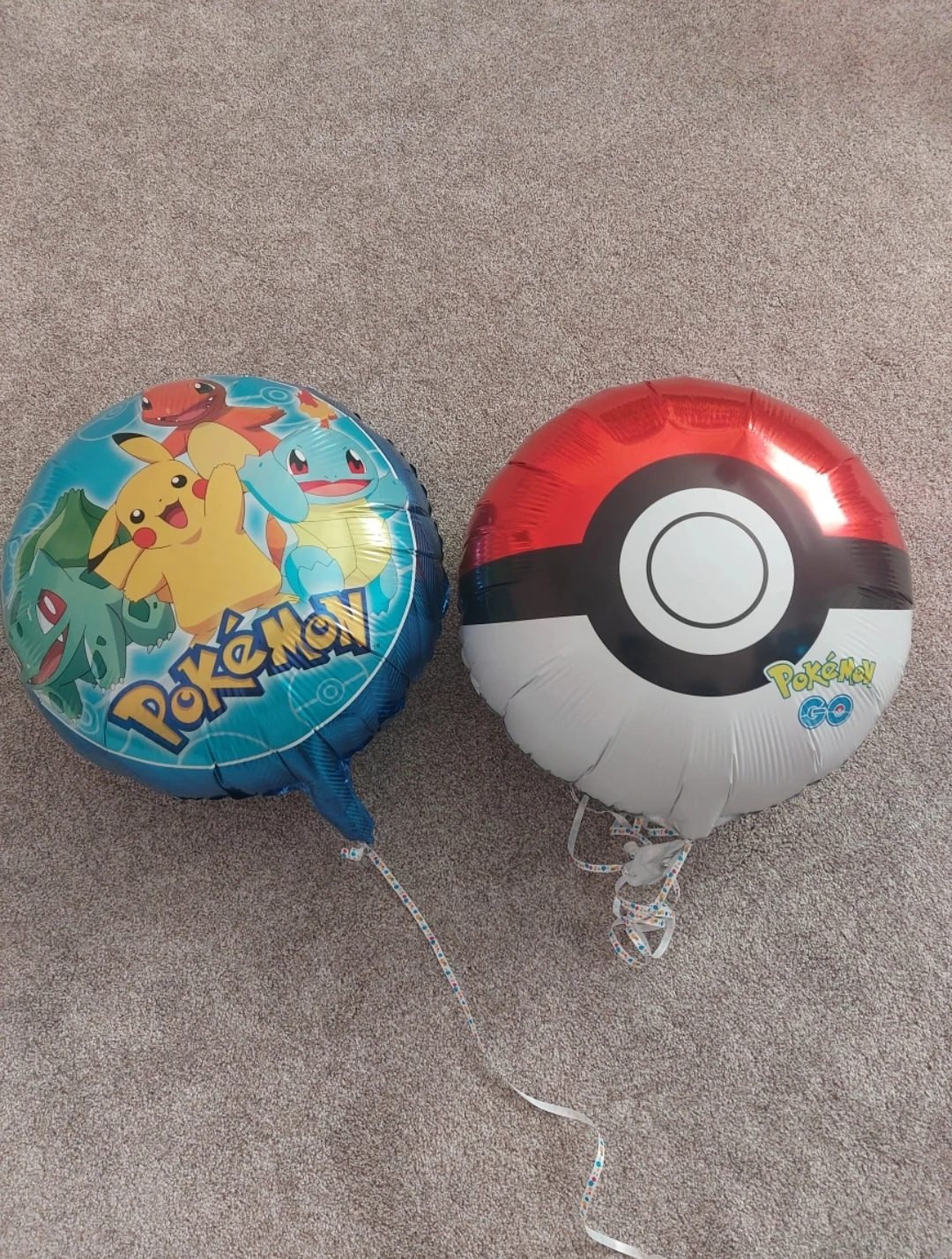 ⚽ 2 Pokemon foil balloons