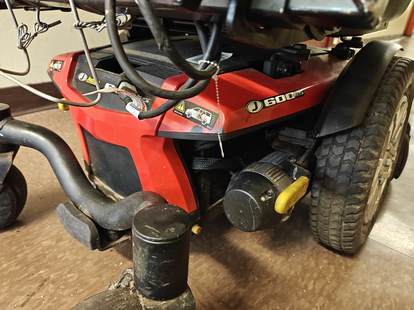 Jazzy 600ES Power Wheelchair - photo 4