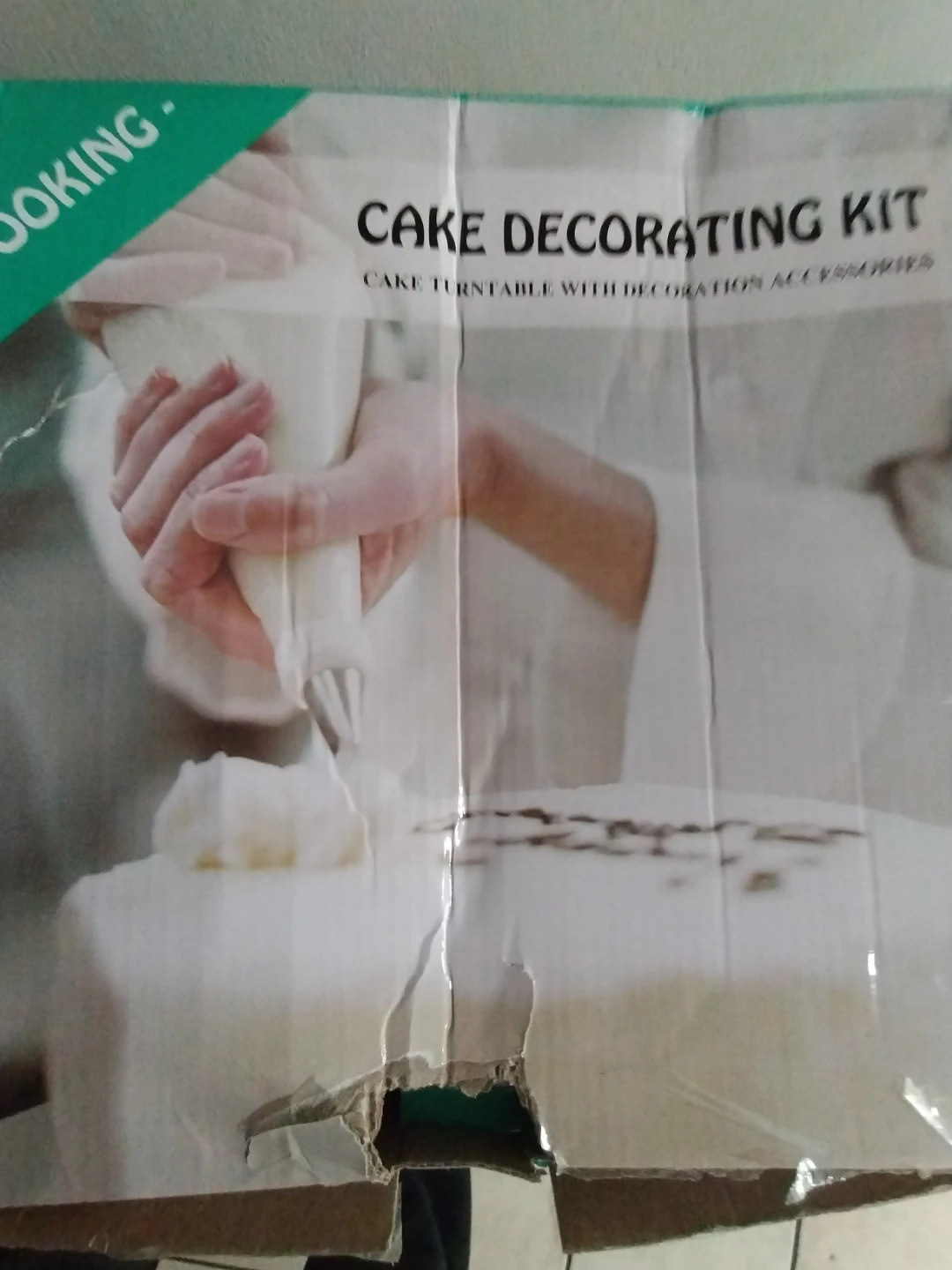Cake Decorating Kit with Turntable - photo 2